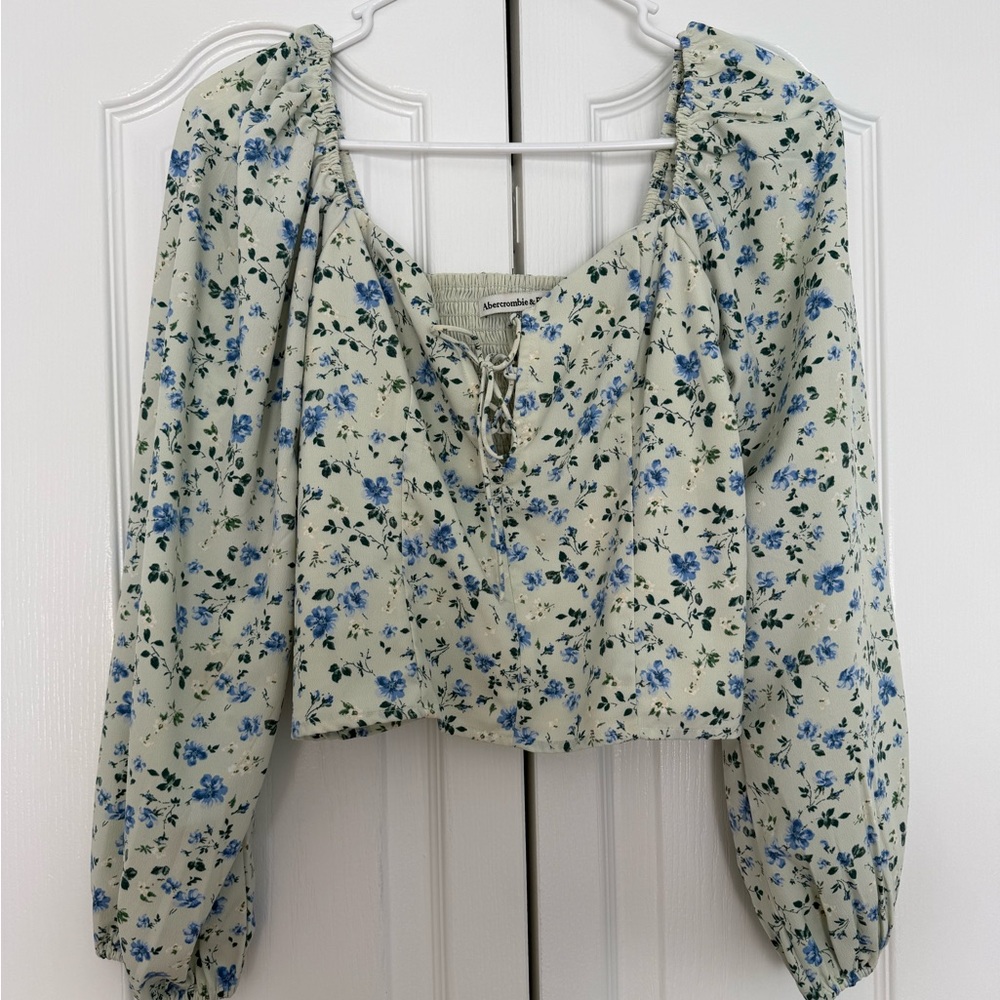 Abercrombie & Fitch Puff Sleeve Lace-Up Sweetheart Blouse